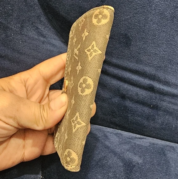 Authentic LOUIS VUITTON Monogram Idylle Multicles 6 Key Case M62992 Navy & Gray - Picture 13 of 13